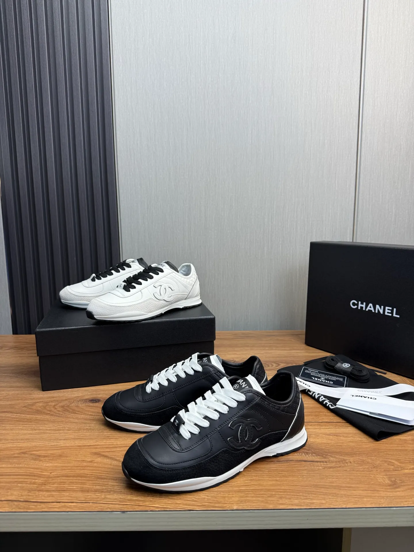 Men's men's shoes 💰600💰 Chanel Chanel 25A latest couple's white shoes casual sports shoes skate shoes 🩷💚 original purchase and development production Xiaoxiang C Home counter another super hot model, loved by Internet celebrity bloggers and ladies, various praises on social platforms, super popular and high quality 😍😍 latest material classic black and white color matching The upper foot is full of fashion 🎊🎊 ▪️Material: Original customized imported cowhide material ▪️Inner lining: Customized mesh ▪️Sole: Original open-molded TPU non-slip outsole ▪️Size: 35-44